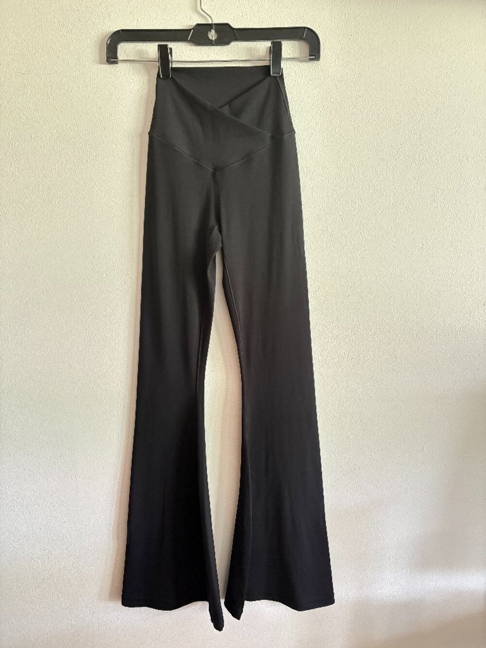 Black Crossover V-Waist Flare Yoga Pants / Flare Leggings